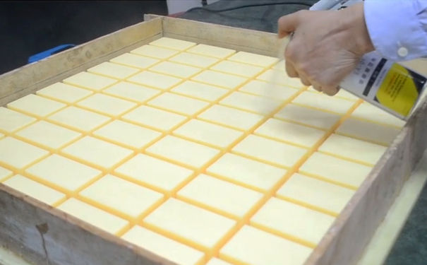 模具硅橡膠操作為什么要用脫模劑？